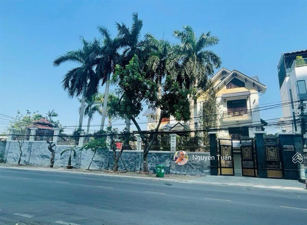 Biệt thự sân vườn mặt tiền nguyễn văn hưởng  thảo điền, quận 2
