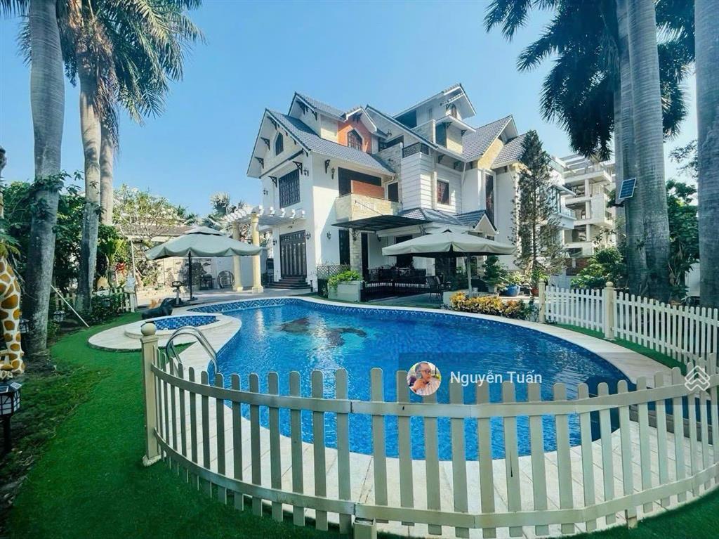 Biệt thự sân vườn mặt tiền nguyễn văn hưởng  thảo điền, quận 2