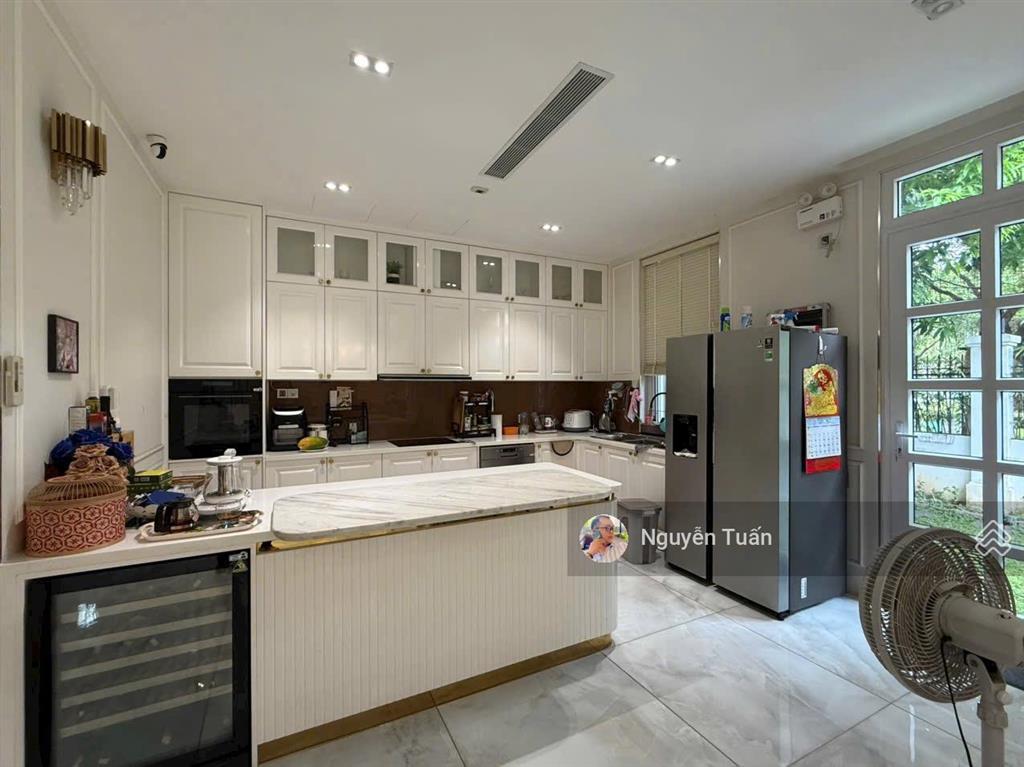 Bán biệt thự đẹp trong compound ven sông thảo điền quận 2
