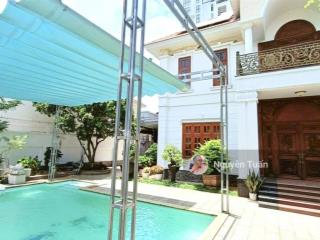 Bán villa cao cấp thảo điền 680m2 full nội thất gỗ hồ bơi, sân vườn