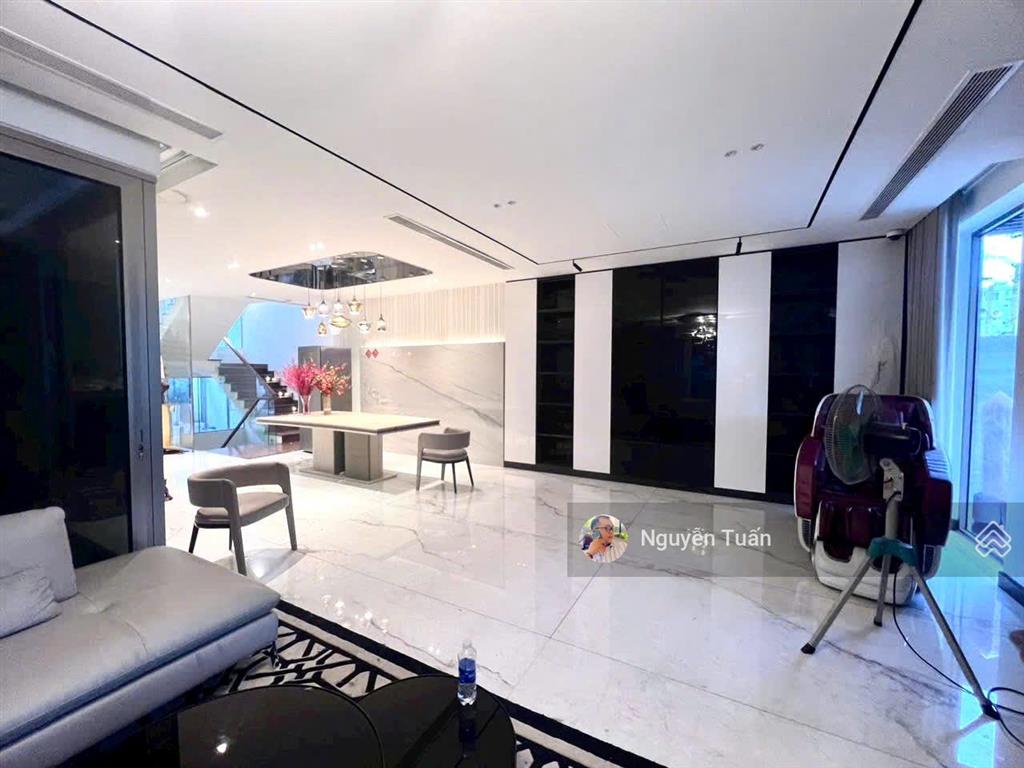 Bán villa thảo điền kiến trúc hiện đại, hơn 655m2 sàn, hướng nam thoáng mát