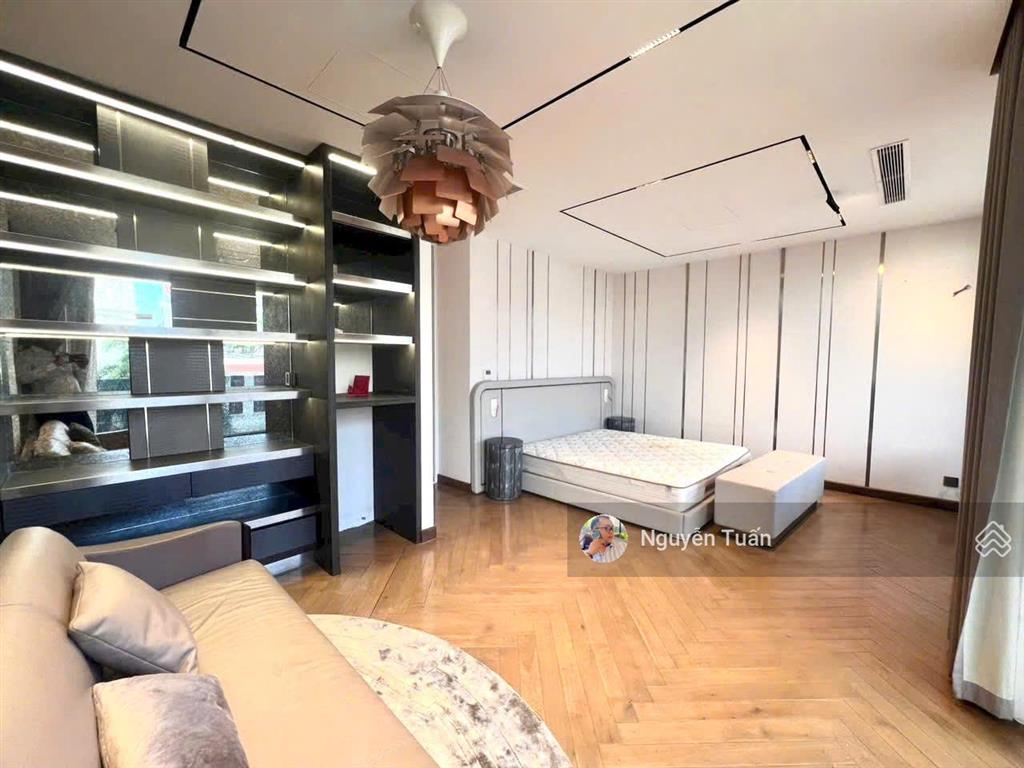 Bán villa thảo điền kiến trúc hiện đại, hơn 655m2 sàn, hướng nam thoáng mát