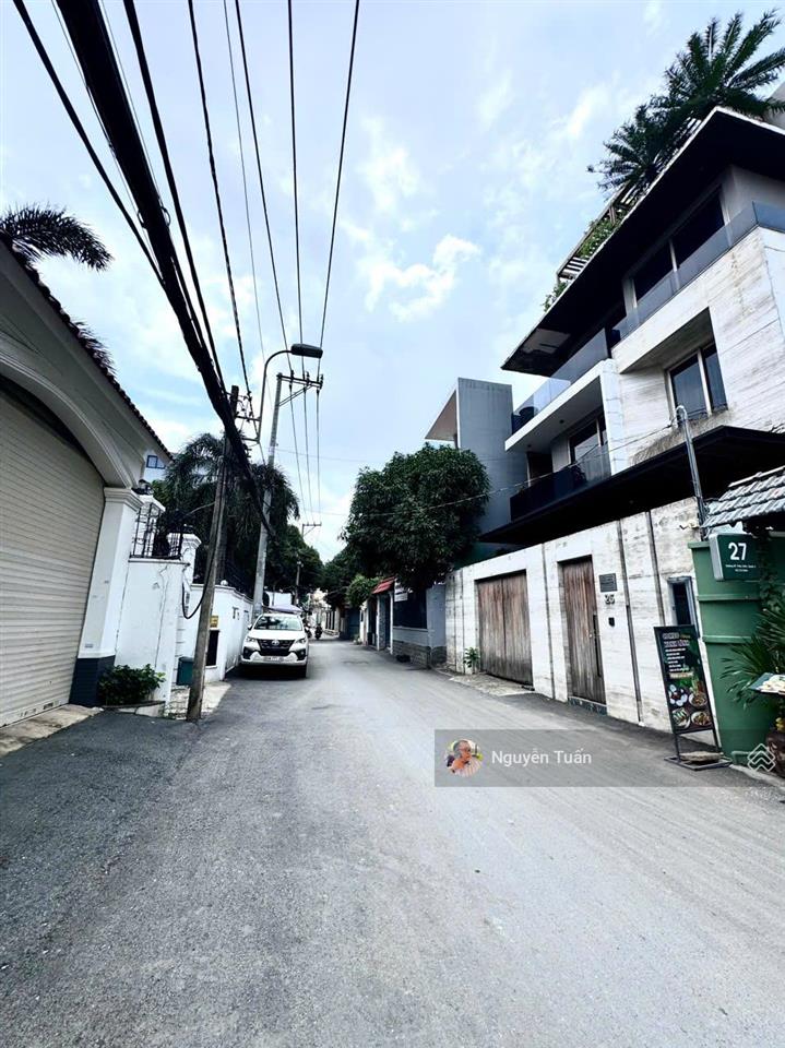 Bán villa hiện đại thảo điền  ngang 10m, có hầm đậu 2 ô tô  giá 65 tỷ