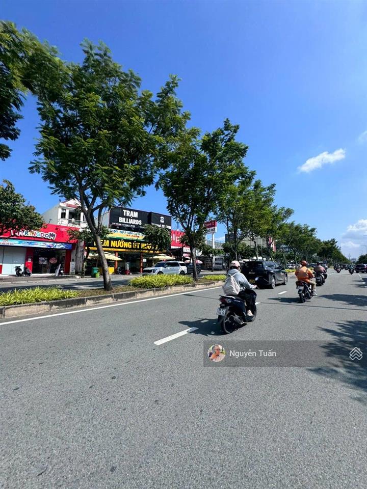 Bán nhà mặt tiền trần não quỹ đất lớn 746,2m2