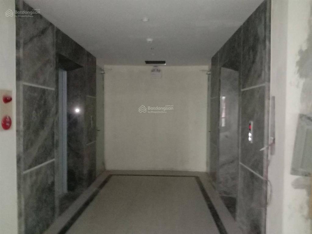 Cho thuê tòa nhà 9 tầng dt 500m2, có 2 hầm, 2 thang máy mặt phố hồng tiến, long biên