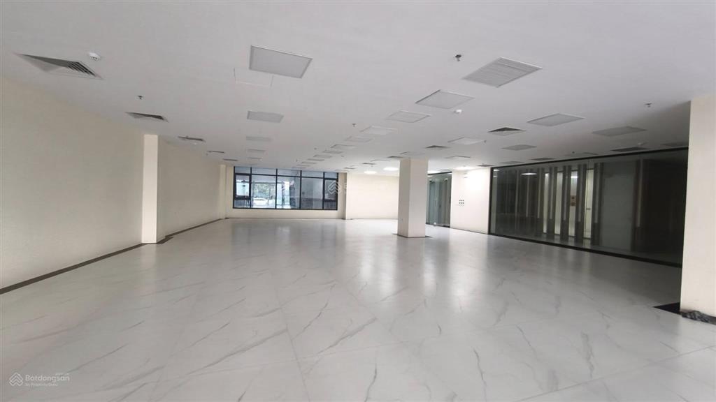 Cho thuê tòa văn phòng mặt phố nguyễn hữu huân, hoàn kiếm dtsd 450m2 3 tầng, có hầm