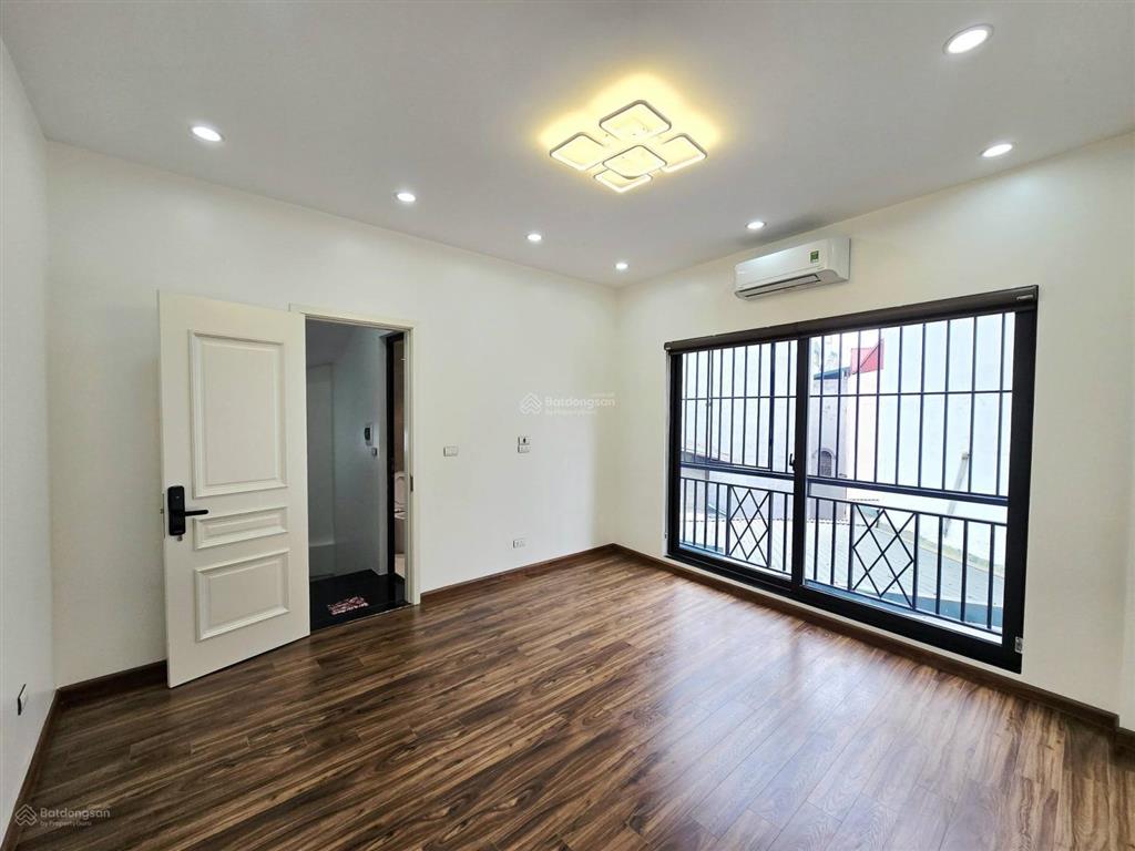 Bán nhà văn cao nhà mới 5 tầng full nội thất, cách ô tô 10m