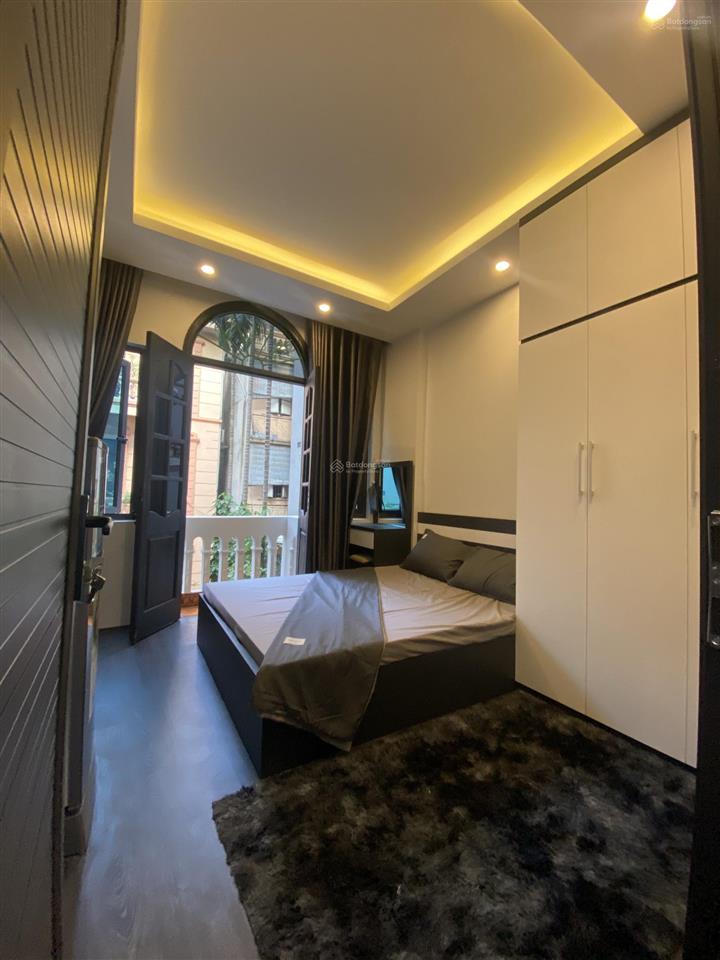 Cho thuê phòng full đồ, ban công ngõ 290 kim mã, free 3 tháng phí dịch vụ