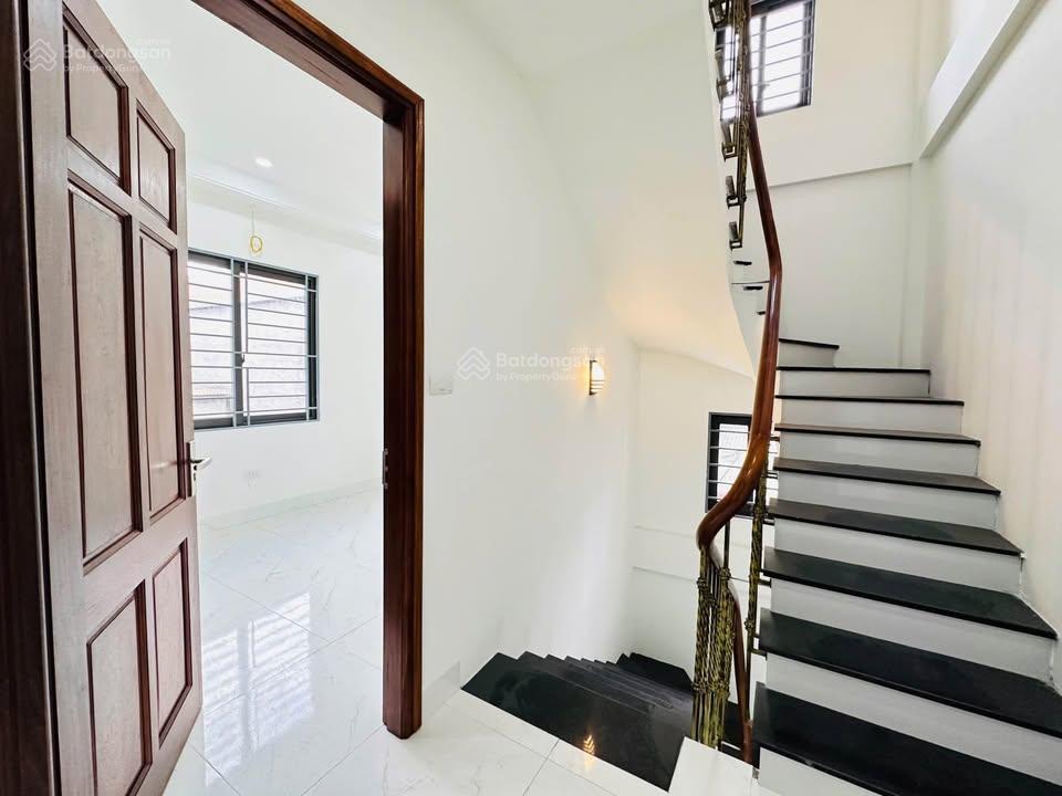 Cho thuê nhà 5 tầng xây mới ngõ 95 phạm văn đồng, 7pn giá 16 triệu
