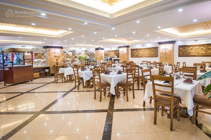 Bán tòa khách sạn 4 sao p. trúc bạch, ba đình dt 210m2 11 tầng, căn góc, dòng tiền 5 tỷ/năm
