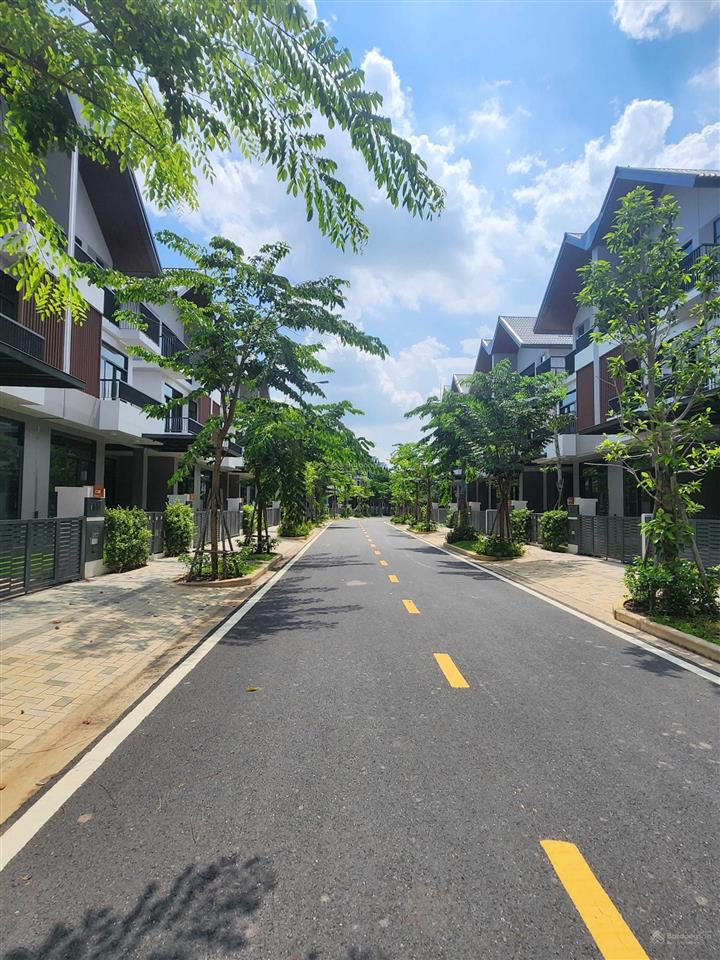 Cần bán căn 7x15m giá tốt, hiện tại chỉ 6,75 tỷ. đã có sổ hồng