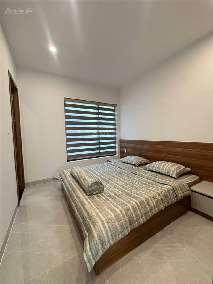 Cho thuê villa sân vườn 7x15 id junction kế góc thoáng mát full nội thất