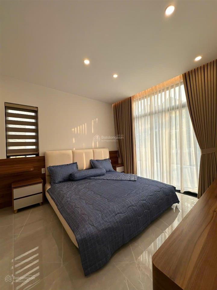 Cho thuê villa sân vườn 7x15 id junction kế góc thoáng mát full nội thất