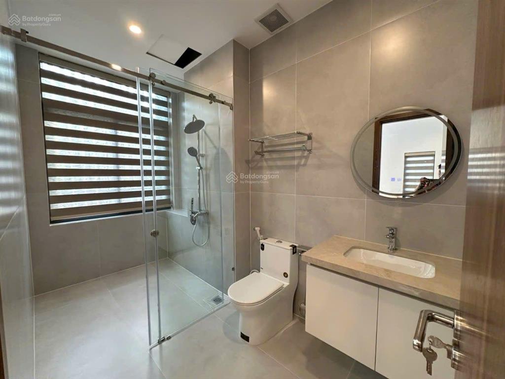 Cho thuê villa sân vườn 7x15 id junction kế góc thoáng mát full nội thất