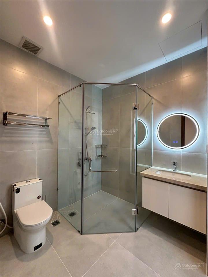 Cho thuê villa sân vườn 7x15 id junction kế góc thoáng mát full nội thất