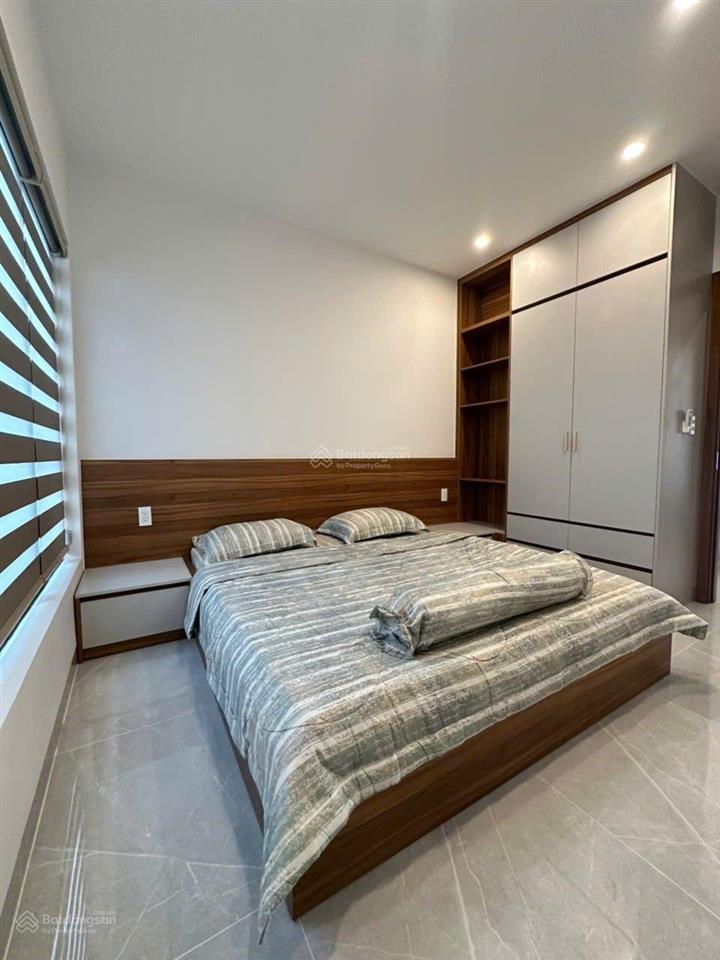 Cho thuê villa sân vườn 7x15 id junction kế góc thoáng mát full nội thất