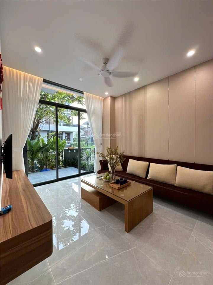 Cho thuê villa sân vườn 7x15 id junction kế góc thoáng mát full nội thất