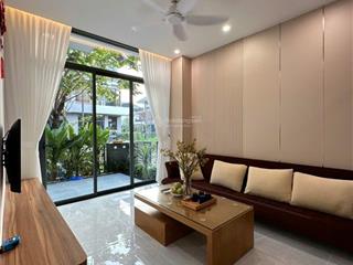 Cho thuê villa sân vườn 7x15 id junction kế góc thoáng mát full nội thất