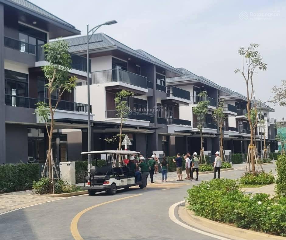 Căn liền kề góc có khoảng sân vườn kế bên zone 2 diện tích 7x16.5 rất hiếm tại id junction