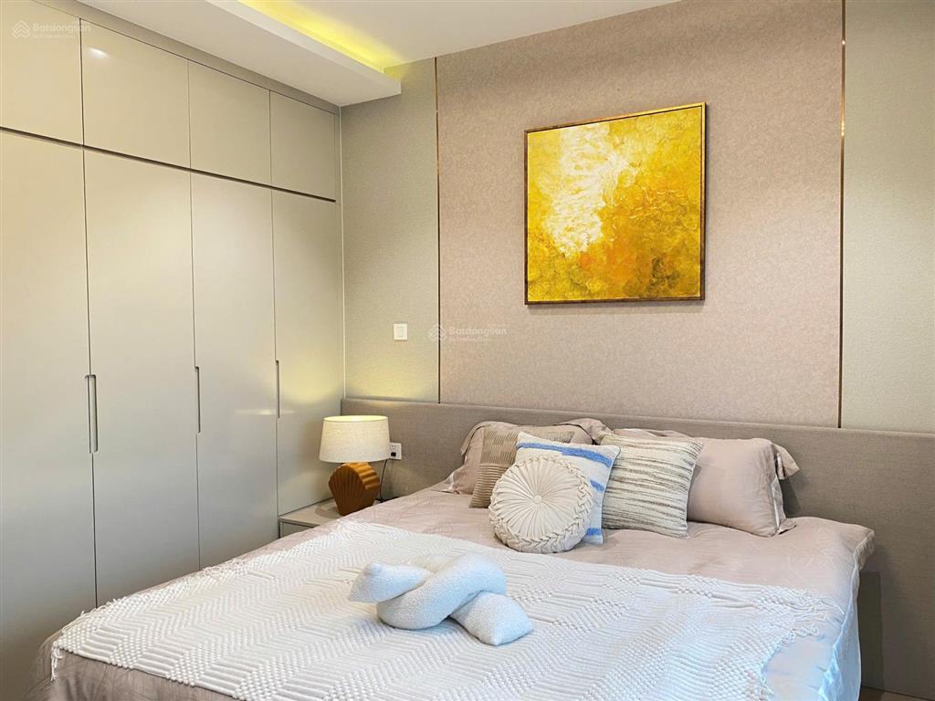 Giá cực tốt! bán gấp ch 2pn saigon south residences view sông, nhà đẹp mới, lầu cao thoáng mát
