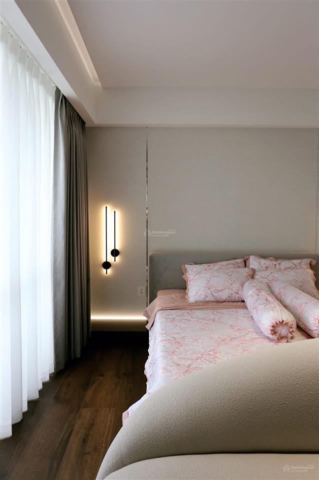 Chủ nhà cần tiền cần bán gấp căn hộ 2pn saigon south residences giáp phú mỹ hưng 71m2 giá cực tốt