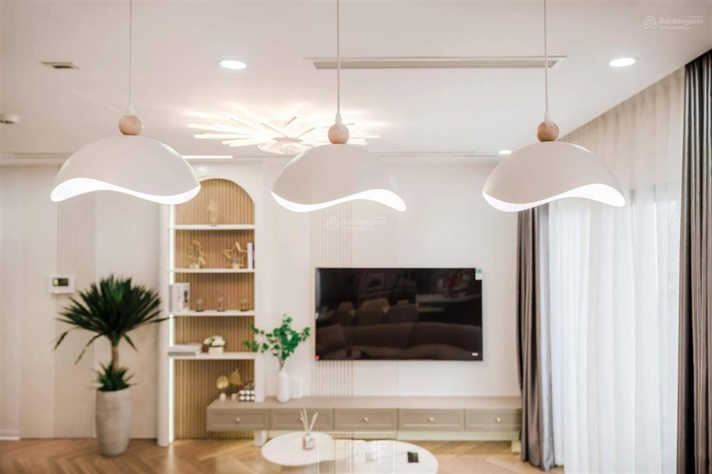 Chính chủ bán gấp căn hộ 2pn saigon south residences dt 75m2 nhà cực đẹp giá tốt nhất thị trường
