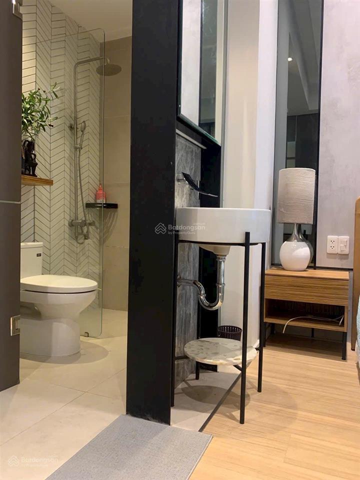 Chủ kẹt tiền cần bán nhanh căn hộ saigon south residences nhà mới dt76m 2pn giá cực tốt chỉ 5.8 tỷ