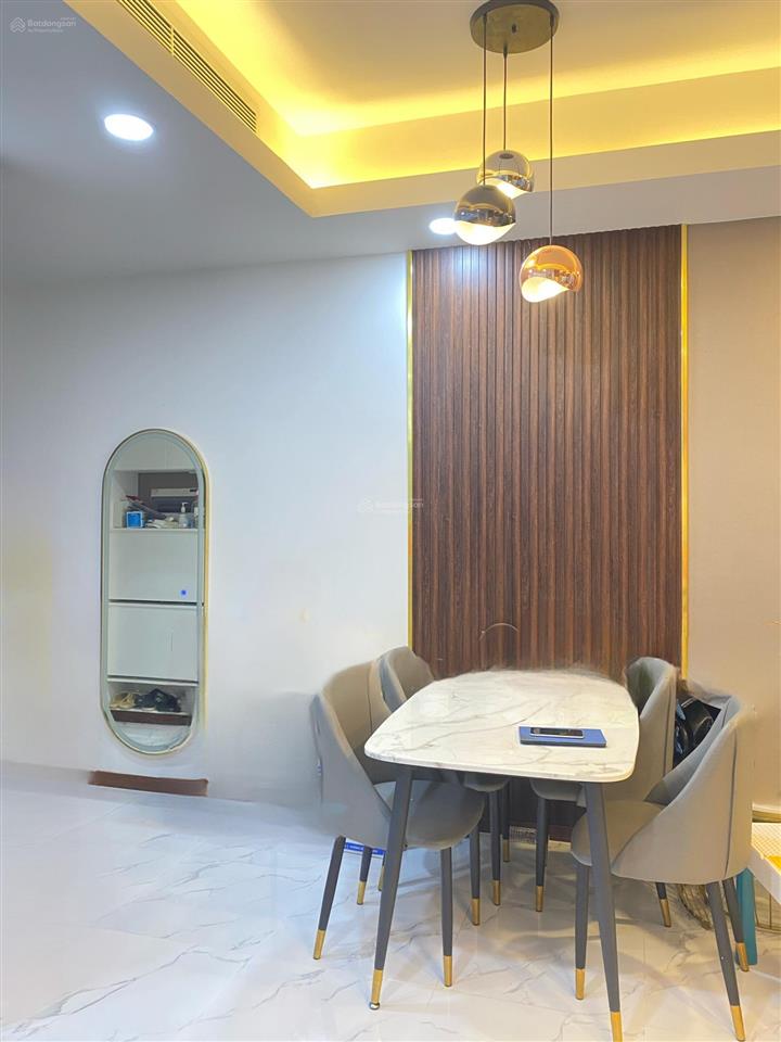 Cần bán gấp căn hộ cao cấp saigon south residences khu nam sài gòn dt 100m2 có ô xe giá chỉ 6.8 tỷ