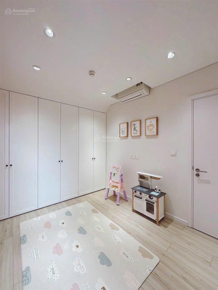Nóng ! cần bán gấp siêu phẩm saigon south giáp phú mỹ hưng dt 75m2  2pn giá cực tốt chỉ 5.7 tỷ