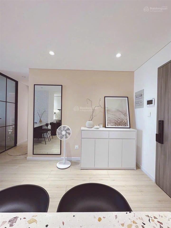 Nóng ! cần bán gấp siêu phẩm saigon south giáp phú mỹ hưng dt 75m2  2pn giá cực tốt chỉ 5.7 tỷ