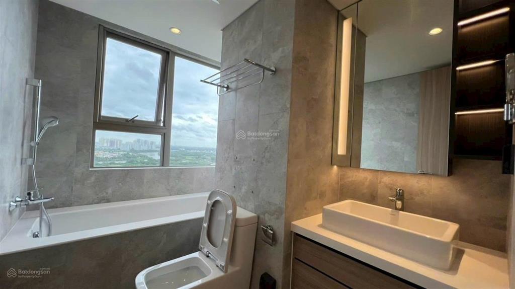 Chính chủ kẹt tiền cần bán gấp căn hộ saigon south residences dt76m2 full nội thất cao cấp giá tốt