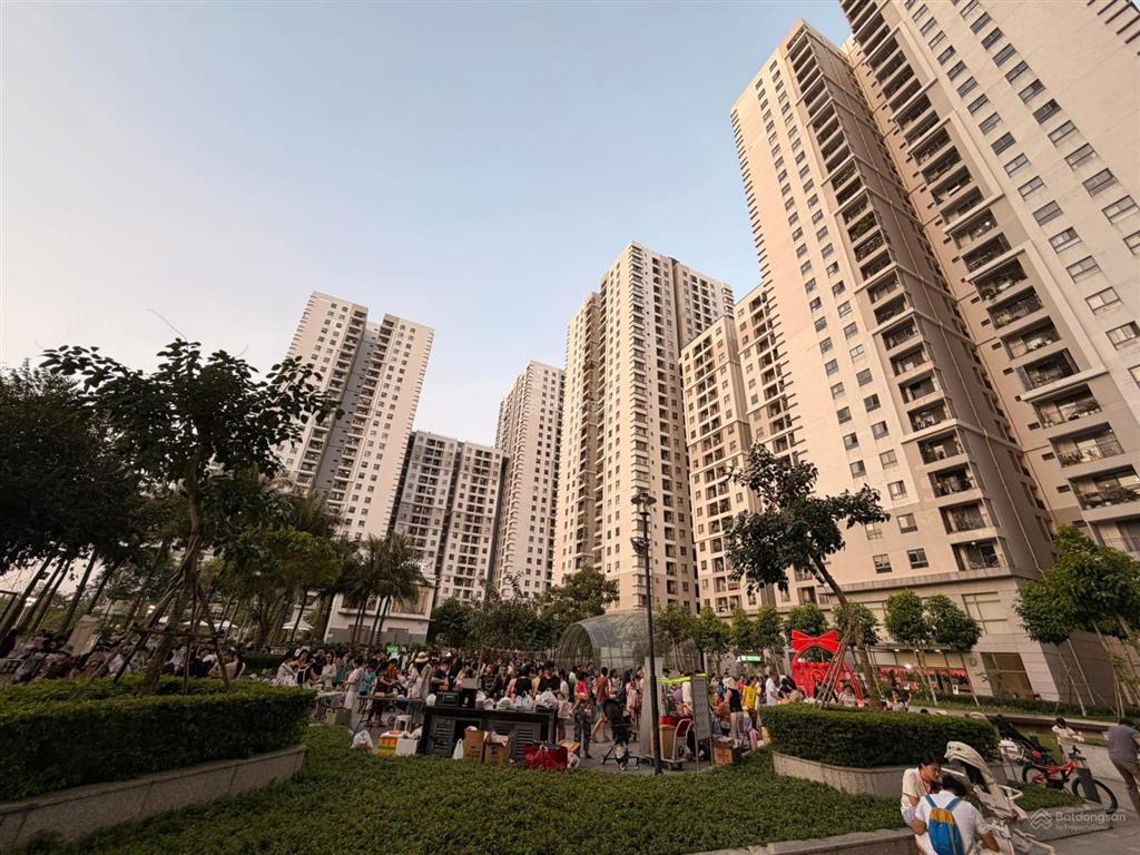 Chính chủ kẹt tiền cần bán gấp căn hộ saigon south residences dt76m2 full nội thất cao cấp giá tốt