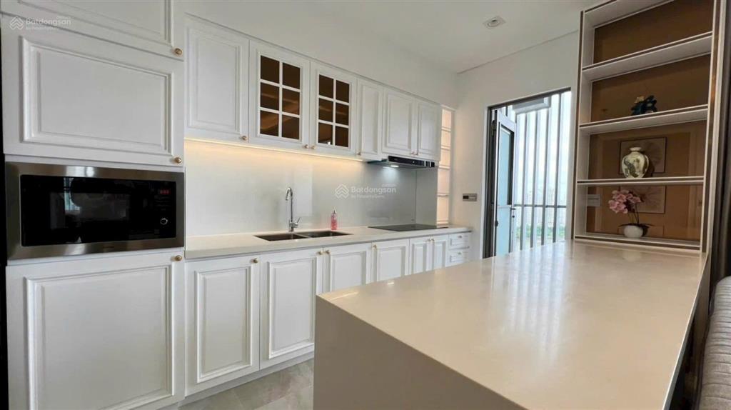 Chính chủ kẹt tiền cần bán gấp căn hộ saigon south residences dt76m2 full nội thất cao cấp giá tốt
