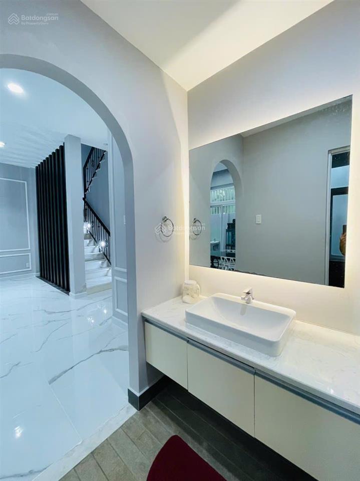 Cho thuê biệt thự mỹ thái 2 phú mỹ hưng, dt 126m2 4pn 2wc nhà đẹp full nội thất. giá 48tr/th tl