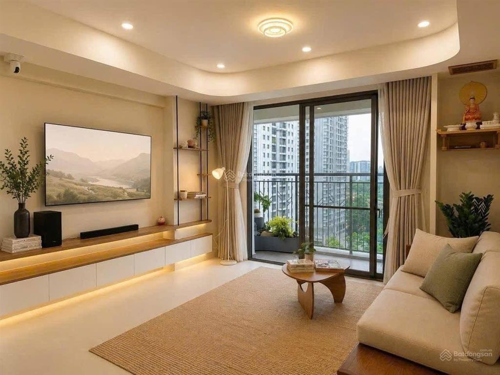 Giảm giá! cần bán nhanh căn hộ 2pn saigon south residences dt 75m² nhà đẹp giá tốt trong khu vực