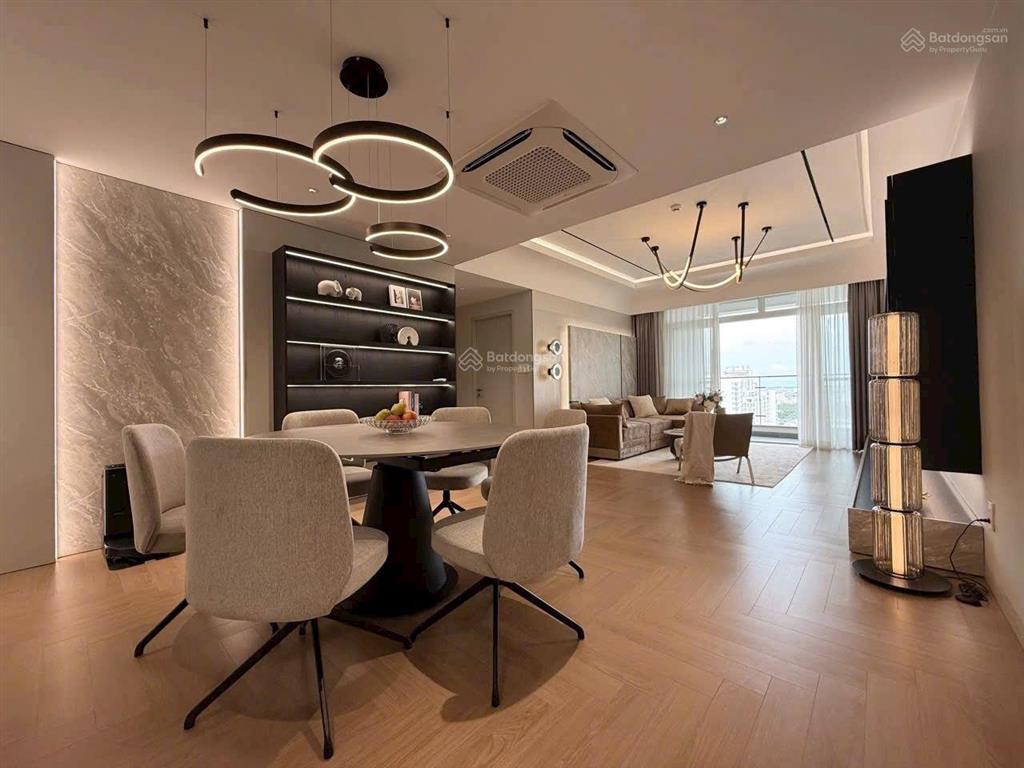 Kẹt tiền cần bán căn hộ saigon south giáp phú mỹ hưng, dt 104m2 3pn nhà mới giá tốt chỉ 7.2 tỷ