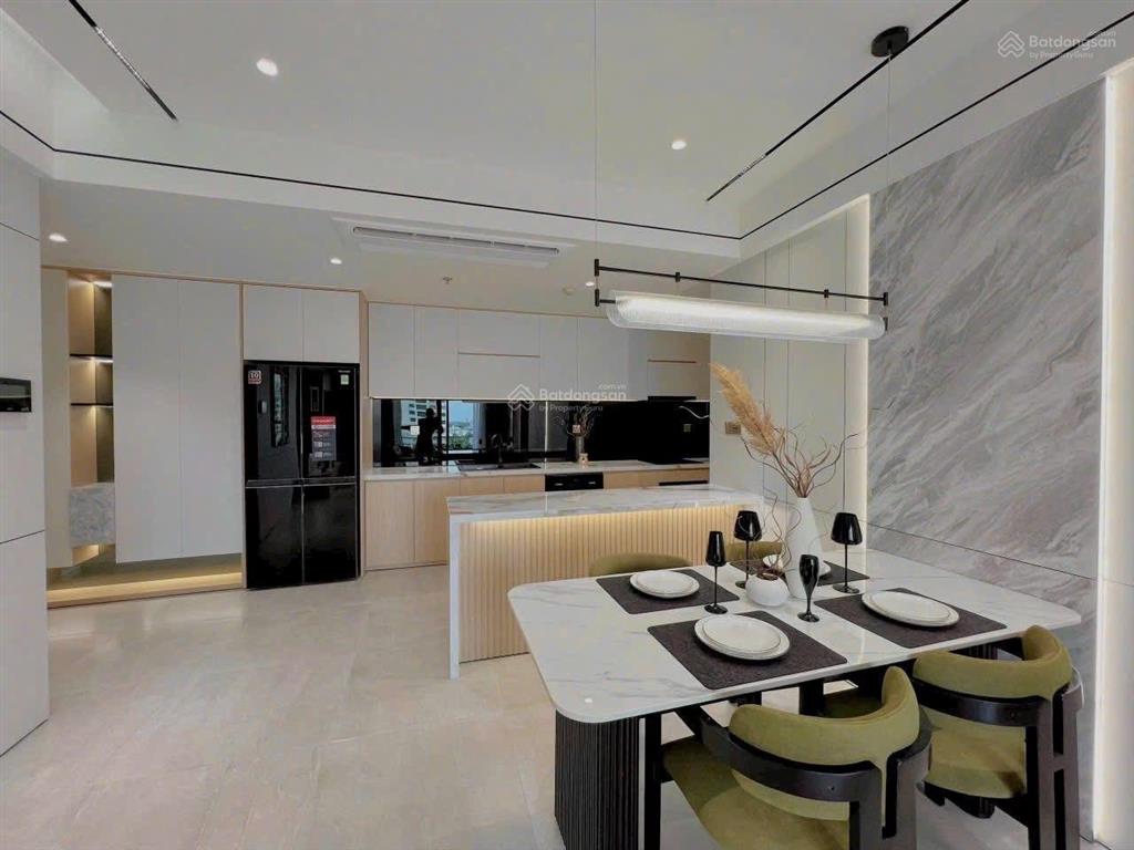 Cần bán gấp căn hộ saigon south residences 3pn 2wc nhà mới đẹp view sông thoáng mát giá tốt có ô xe