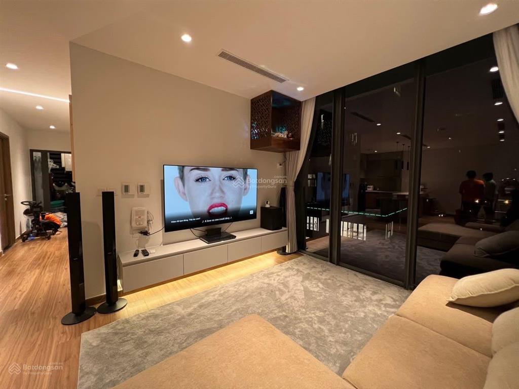 Cần bán căn hộ saigon south residences, nhà bè, 3pn 2wc 104m2 có ô xe full nt cao cấp, bán 7.3 tỷ.