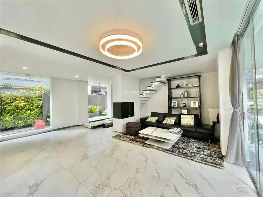 Cần cho thuê biệt thự hưng thái phú mỹ hưng 4pn 4wc phù hợp làm văn phòng hoặc để ở giá tốt 33triệu