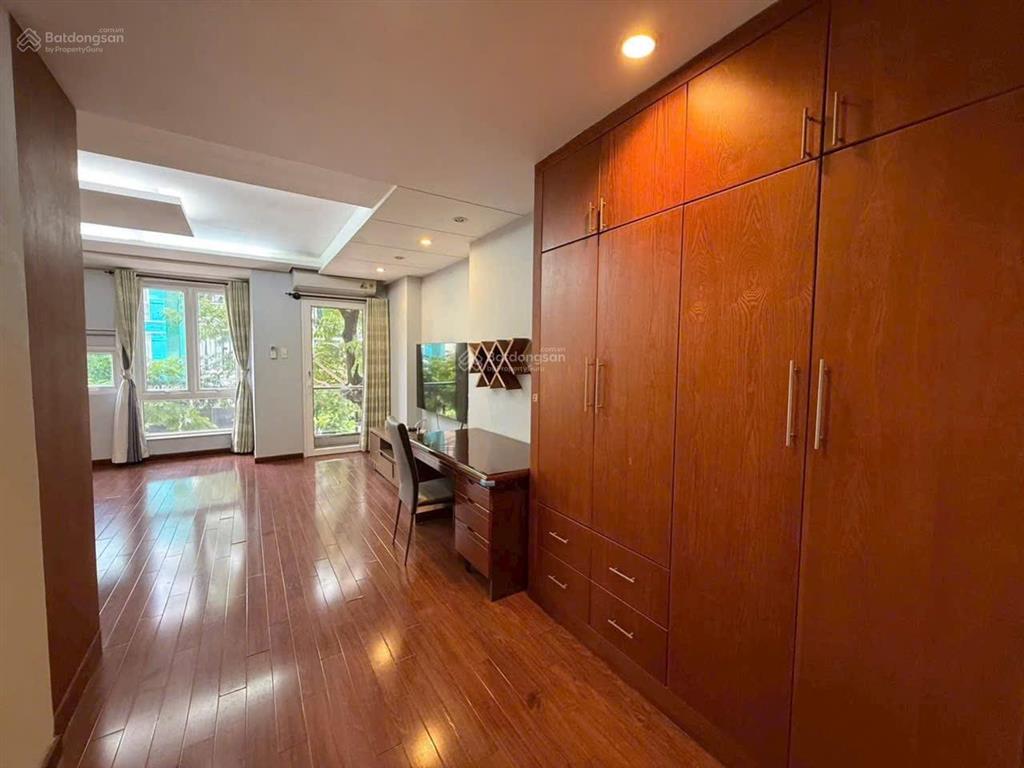 Cần cho thuê biệt thự hưng thái phú mỹ hưng 4pn 4wc phù hợp làm văn phòng hoặc để ở giá tốt 33triệu