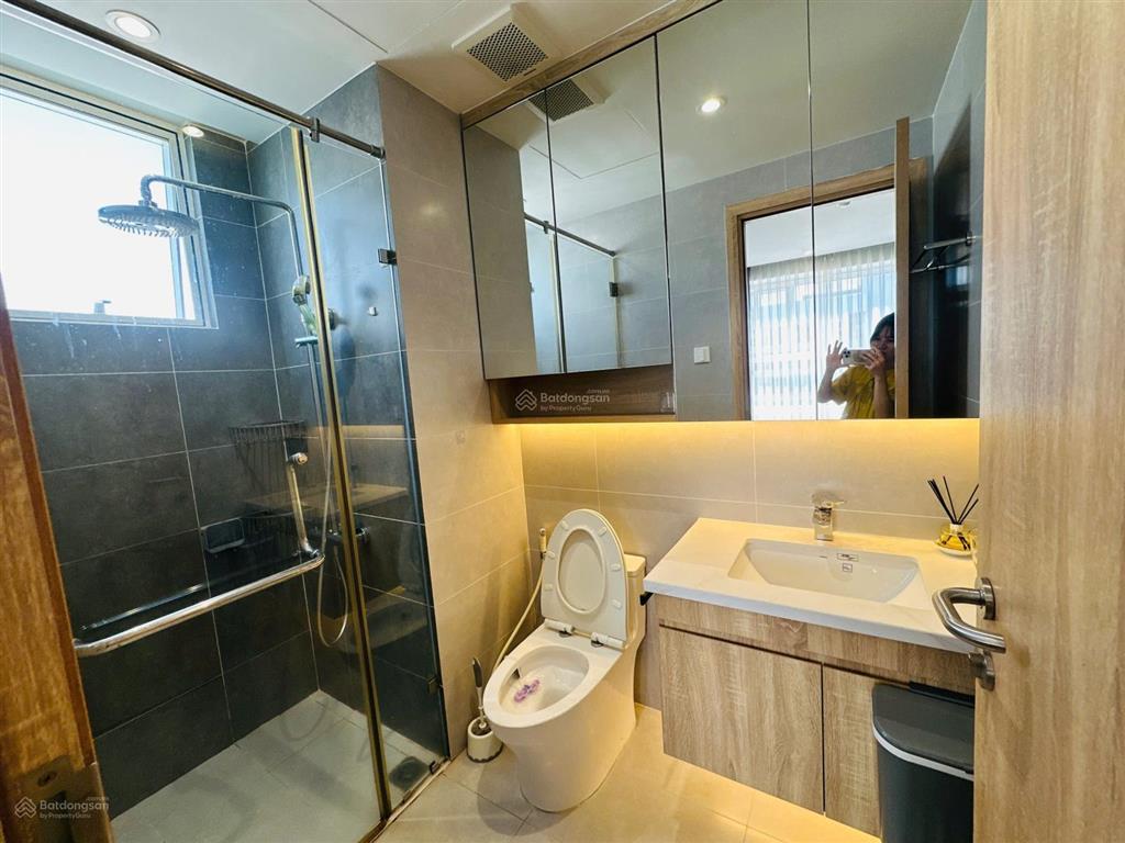 Chủ kẹt tiền bán gấp căn hộ saigon south residences 76m2 full nội thất cao cấp giá chỉ 5,350 tỷ