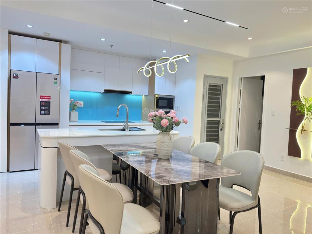 Hàng hót! giá đầu tư cần bán gấp căn hộ 2pn saigon south residences 76m2 full nội thất giá 5,450 tỷ