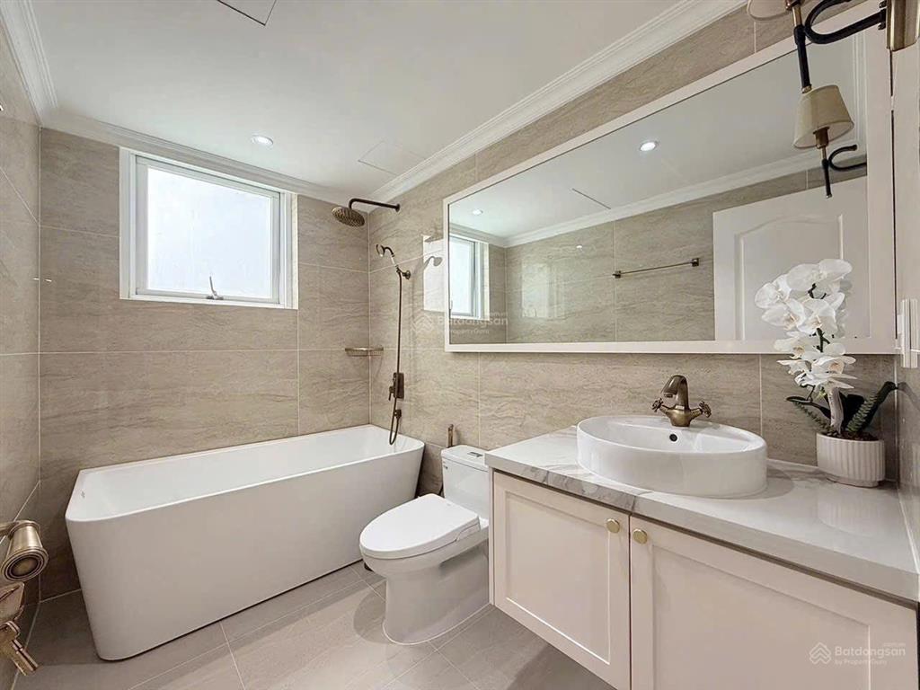 Cần cho thuê biệt thự cao cấp mỹ thái 1 phú mỹ hưng 4pn 4wc nhà mới full nội thất giá chỉ 48 triệu
