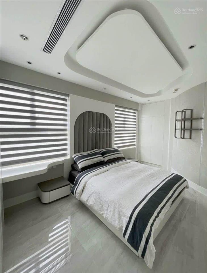 Chính chủ cần bán gấp căn hộ green valley phú mỹ hưng, tk 3pn 2wc có ô xe giá tốt thị trường
