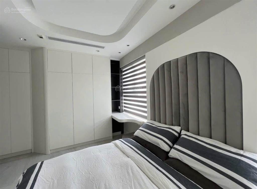Chính chủ cần bán gấp căn hộ green valley phú mỹ hưng, tk 3pn 2wc có ô xe giá tốt thị trường