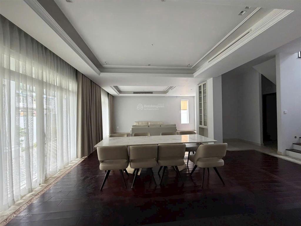 Cần cho thuê gấp biệt thự mỹ giang phú mỹ hưng quận 7, 4pn 4wc full nội thất cao cấp giá 43 triệu