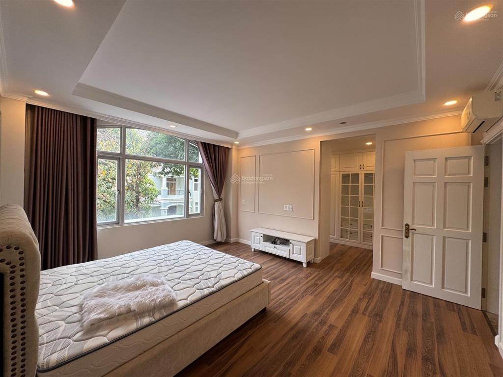 Cần cho thuê gấp biệt thự mỹ giang phú mỹ hưng quận 7, 4pn 4wc full nội thất cao cấp giá 43 triệu