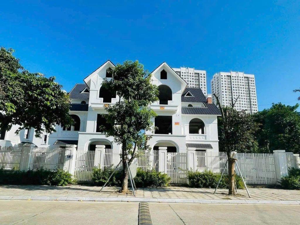BÁN BIỆT THỰ KĐT GELEXIMCO LÔ GÓC 3 THOÁNG FULL NỘI THẤT. GIÁ 6X TỶ. LH 0975623555