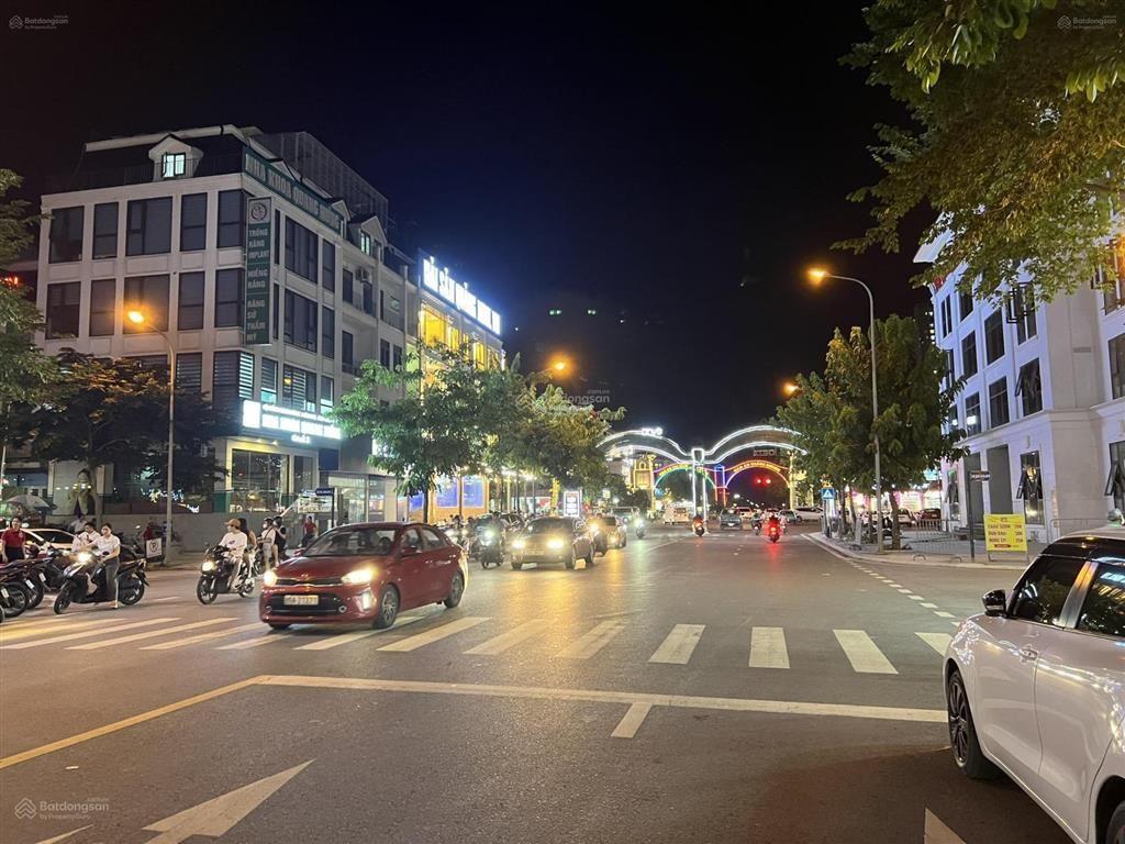 CHỦ MUỐN BÁN NHANH LIỀN KỀ TRỤC THÔNG VIN. DÒNG TIỀN THUÊ 500TR/NĂM. LH 0975623555
