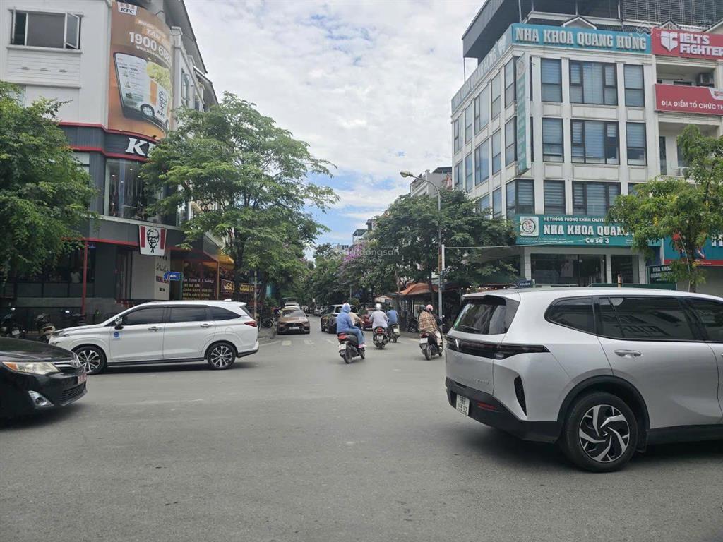 CHỦ MUỐN BÁN NHANH LIỀN KỀ TRỤC THÔNG VIN. DÒNG TIỀN THUÊ 500TR/NĂM. LH 0975623555
